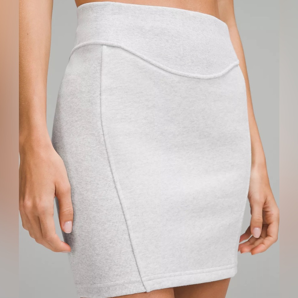 Lululemon NWT Scuba Skirt Scuba High Rise Mini Skirt Heathered Core Light Grey